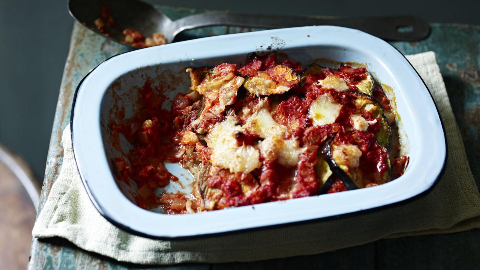 Aubergine and mozzarella bake 