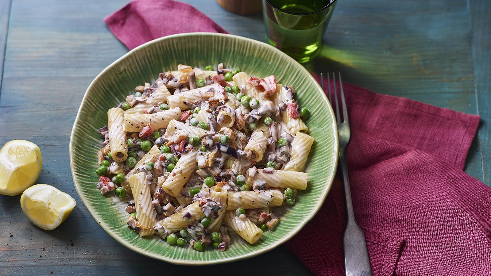 Creamy chargrilled pepper and mushroom pasta