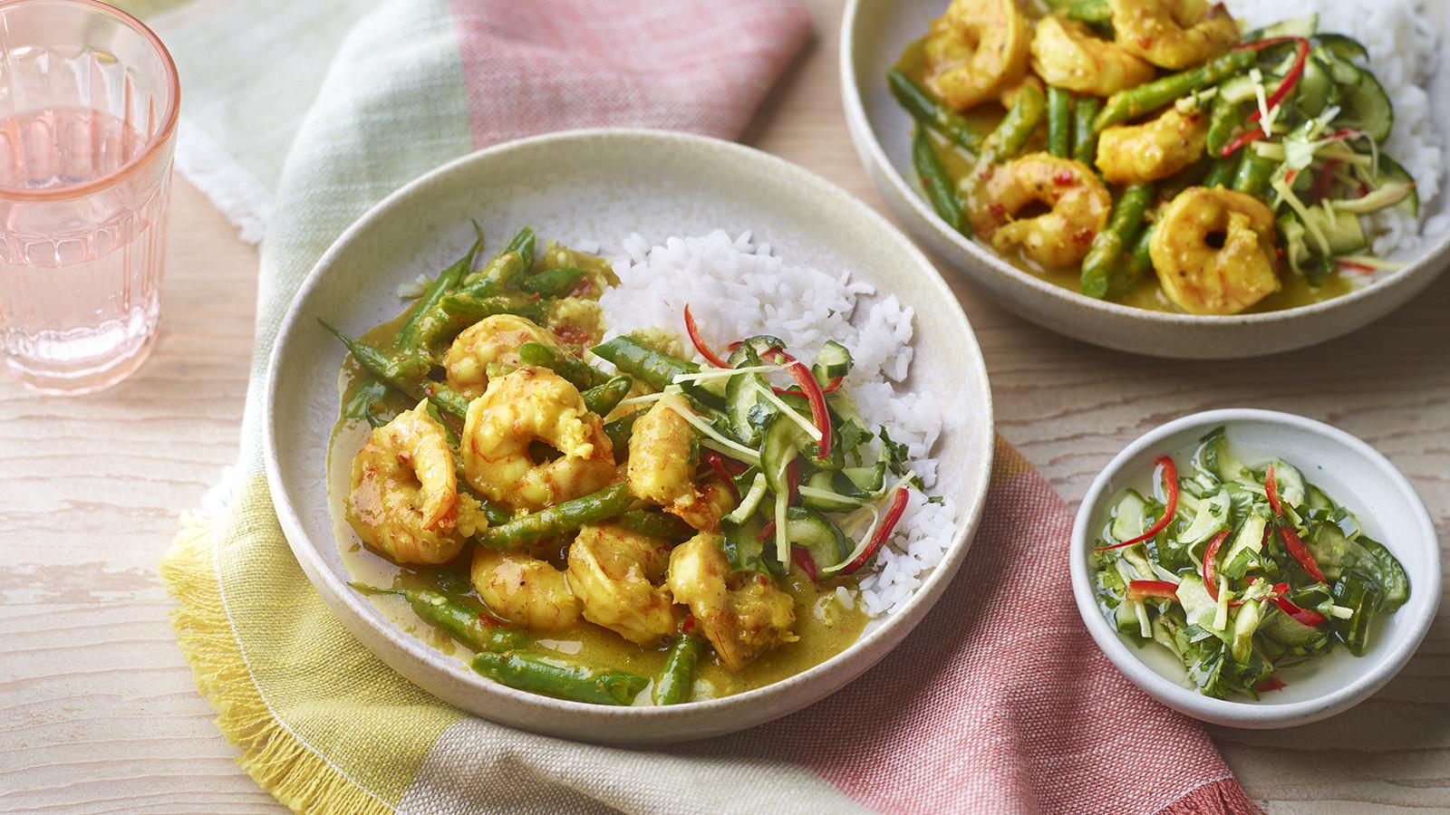 Fresh turmeric and peppercorn curry with prawns