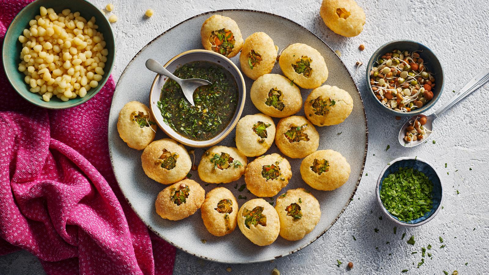 Pani puri with beansprouts