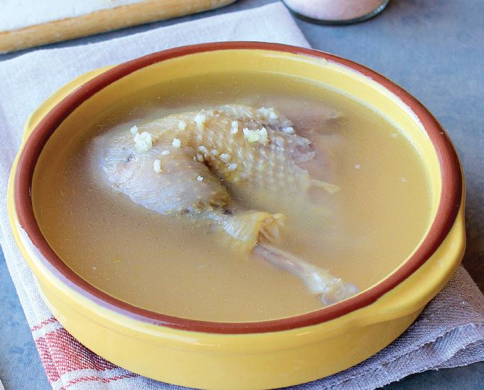 Chicken Broth with Garlic and Ginger