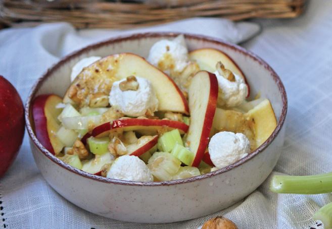 Celery and Apple Salad with Nadugi