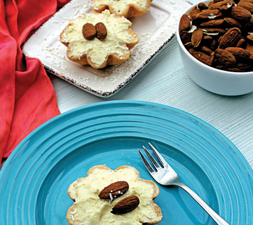 Tartlets with Cream and Almonds