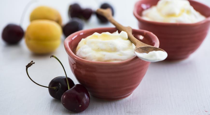 Strained Matsoni Dessert with Honey and Fruit