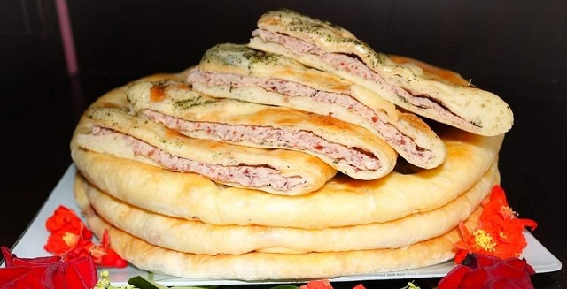 Lobiani with Melted Cheese and Mint