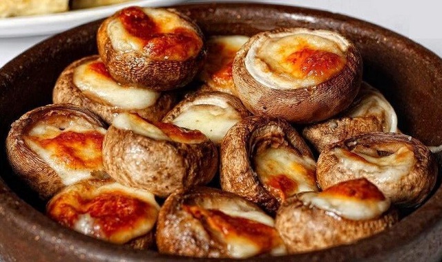 Mushrooms on a Ketsi